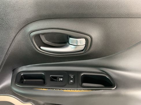Used 2016 Jeep Renegade 75th Anniversary AWD/4WD image 37