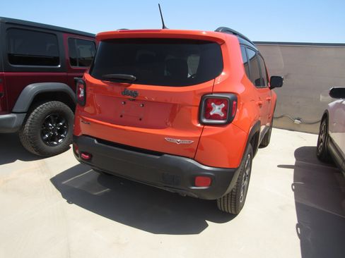 Used 2017 Jeep Renegade Trailhawk w/ Safety & Security Group AWD/4WD image 3