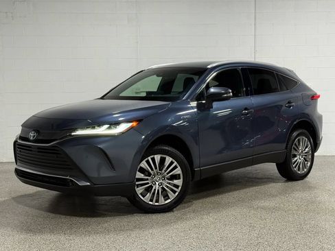 Used 2021 Toyota Venza XLE AWD/4WD image 2