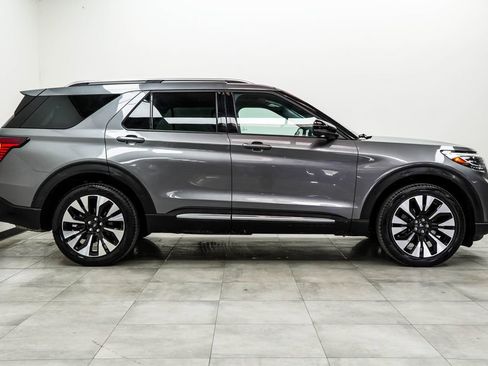Used 2025 Ford Explorer Platinum w/ LUX Leather Package AWD/4WD image 10