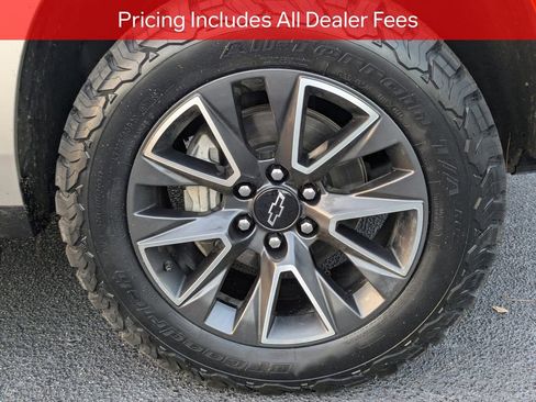 Used 2023 Chevrolet Tahoe Z71 w/ Luxury Package AWD/4WD image 11
