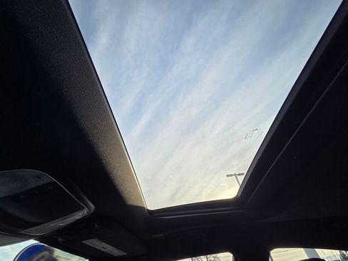 Used 2022 Dodge Charger SXT w/ Leather Interior Group image 17