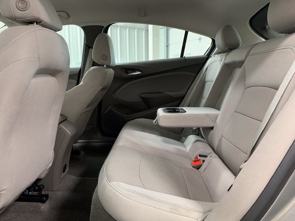 Used 2018 Chevrolet Cruze LT FWD image 19
