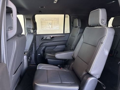 New 2025 Chevrolet Suburban Premier image 20