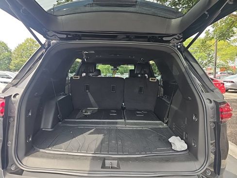 Used 2023 Chevrolet Traverse LS w/ Midnight/Sport Edition FWD image 6
