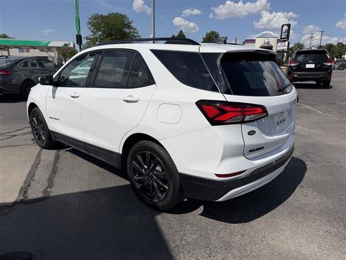 Used 2023 Chevrolet Equinox RS w/ RS Leather Package AWD/4WD image 4