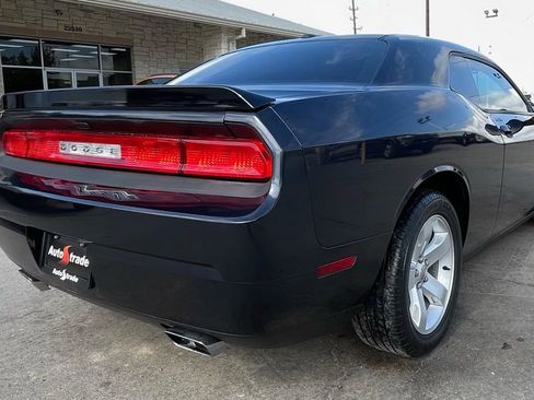 Used 2012 Dodge Challenger SXT Plus image 5