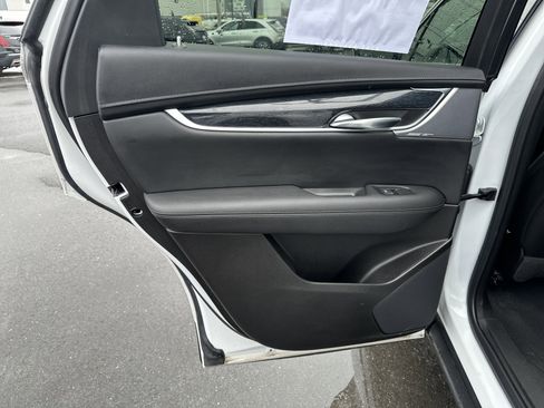 Certified 2022 Cadillac XT5 Premium Luxury w/ LPO, Floor Liner Package image 23