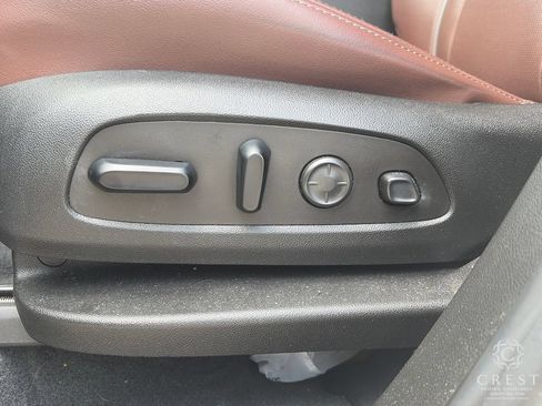 Used 2021 Buick Enclave Avenir w/ Avenir Technology Package FWD image 11
