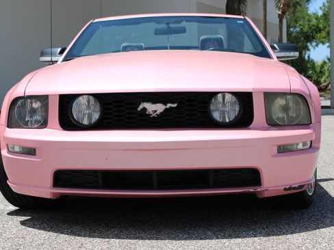 Used 2006 Ford Mustang GT RWD image 2