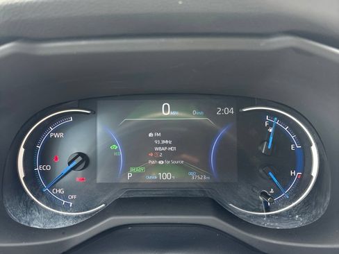 Used 2025 Toyota RAV4 LE AWD/4WD image 9