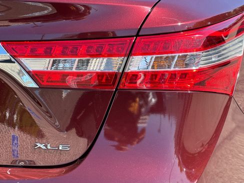 Used 2014 Toyota Avalon XLE Touring FWD image 22