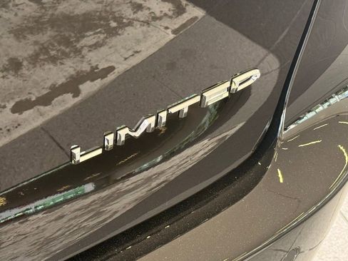 New 2026 Chrysler Pacifica Limited FWD image 37