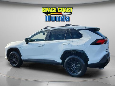 Used 2021 Toyota RAV4 XLE FWD image 11