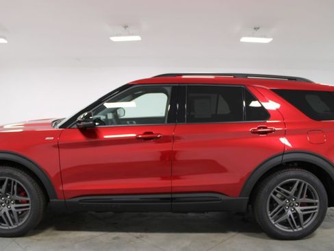 New 2026 Ford Explorer ST-Line image 5