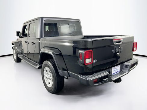Used 2022 Jeep Gladiator Sport image 7