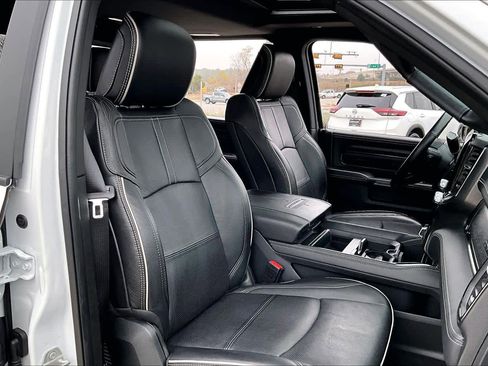 Used 2024 RAM 2500 Limited image 8