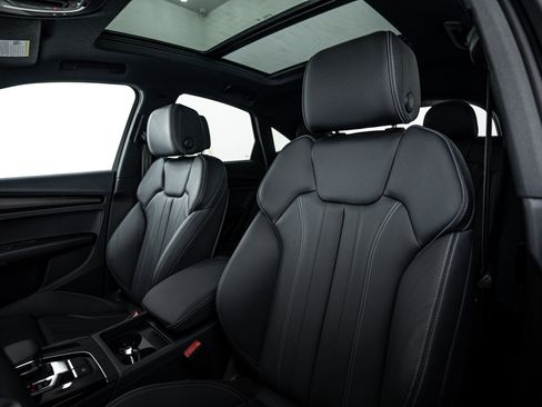 Certified 2025 Audi Q5 2.0T Premium image 16