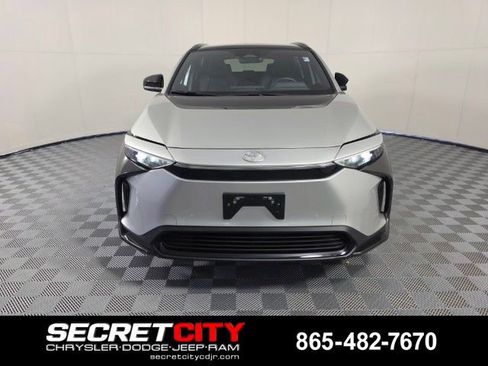 Used 2024 Toyota bZ4X XLE w/ Weather Package AWD/4WD image 2