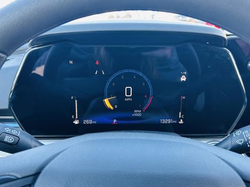 Used 2025 Chevrolet Trax LT image 15