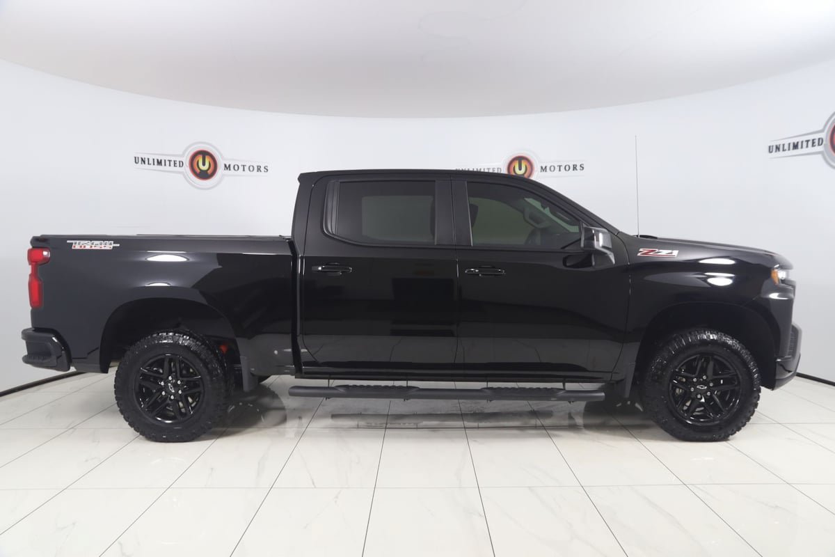 Used 2022 Chevrolet Silverado 1500 LT Trail Boss w/ Safety Package AWD/4WD image 2