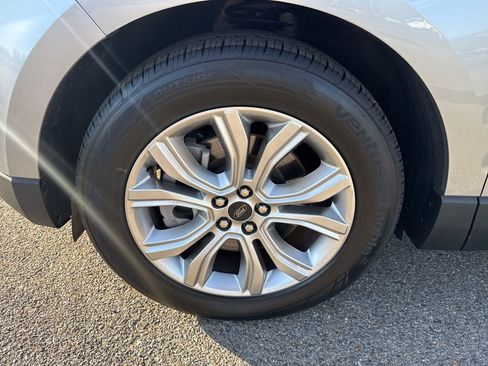 Used 2024 Ford Edge Titanium image 9