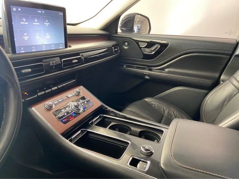 Used 2023 Lincoln Aviator Reserve w/ Class IV Trailer Tow Package image 40