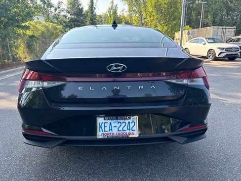Used 2021 Hyundai Elantra SEL w/ Convenience Package FWD image 6