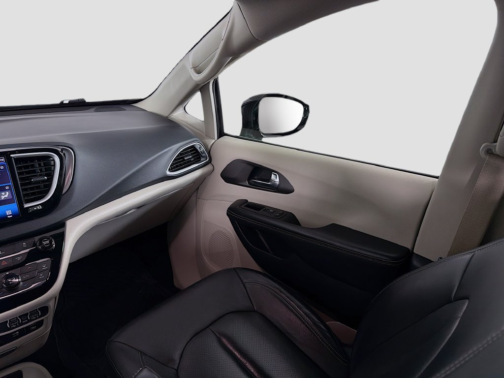 Used 2022 Chrysler Pacifica Touring-L FWD image 24