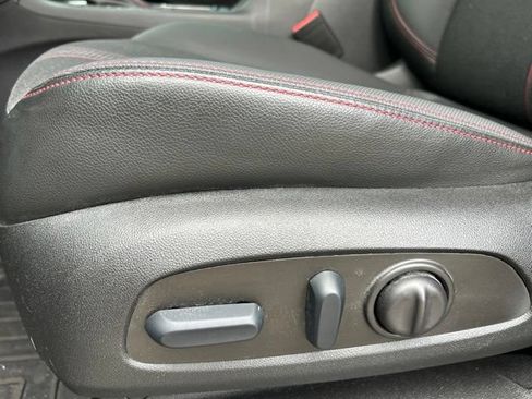 Used 2023 Chevrolet Equinox RS FWD image 24