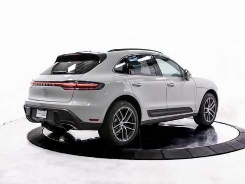 Certified 2025 Porsche Macan image 7