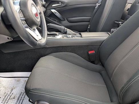 Used 2020 FIAT 124 Spider Classica w/ Technology Group image 17