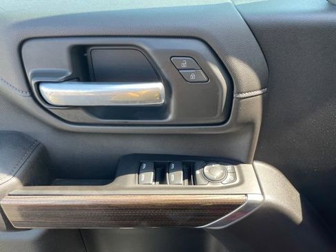 Used 2022 Chevrolet Silverado 2500 LT w/ Convenience Package image 11