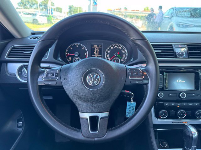 Used 2013 Volkswagen Passat TDI SE FWD image 10