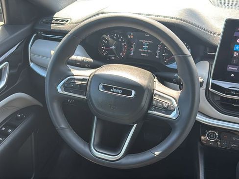 Used 2025 Jeep Compass Limited AWD/4WD image 25