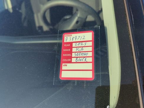 Certified 2025 Kia Sorento LX image 6