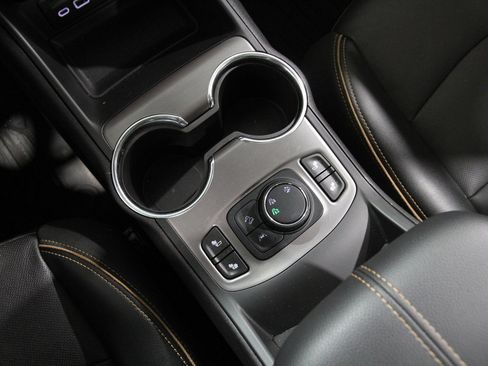 Used 2023 GMC Terrain AT4 image 15