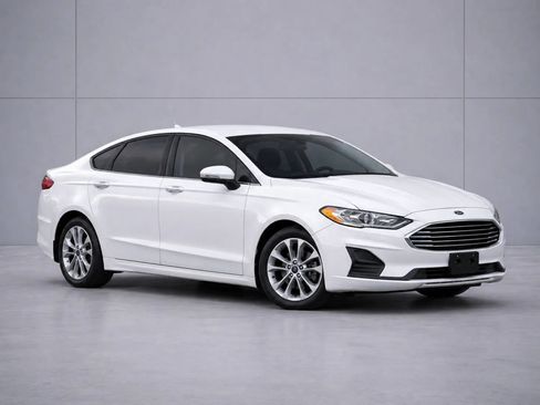 Used 2020 Ford Fusion SE FWD image 8