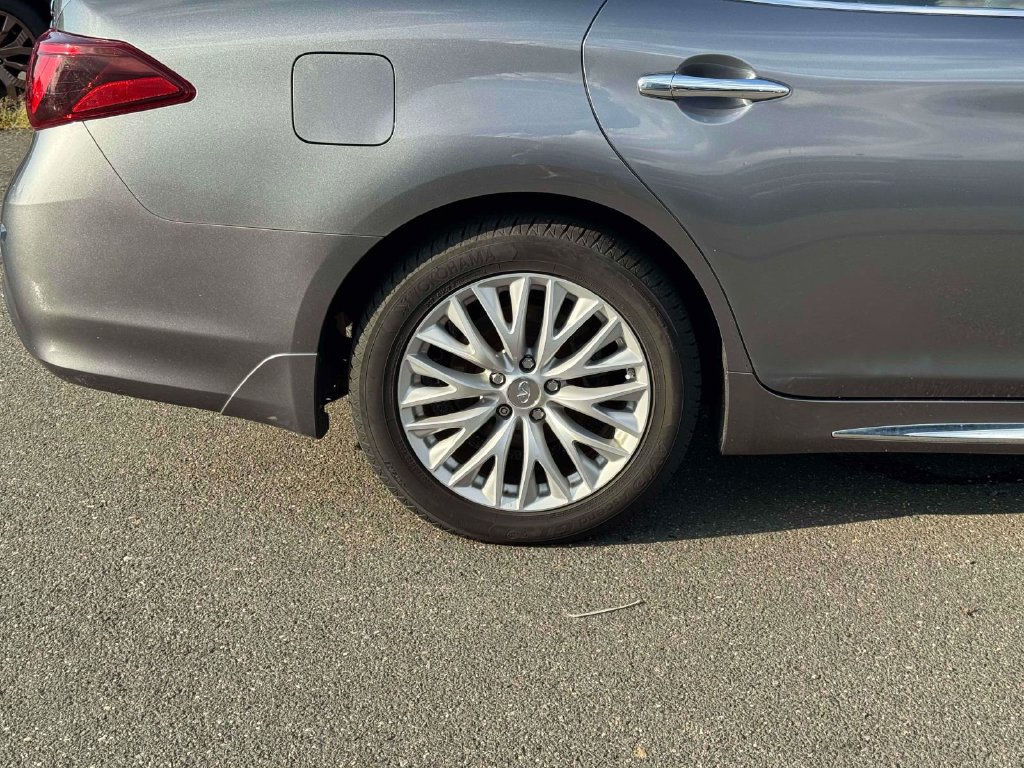 Used 2016 INFINITI Q70 L 3.7 AWD/4WD image 10