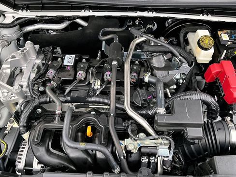 New 2026 Nissan Kicks SR FWD image 17