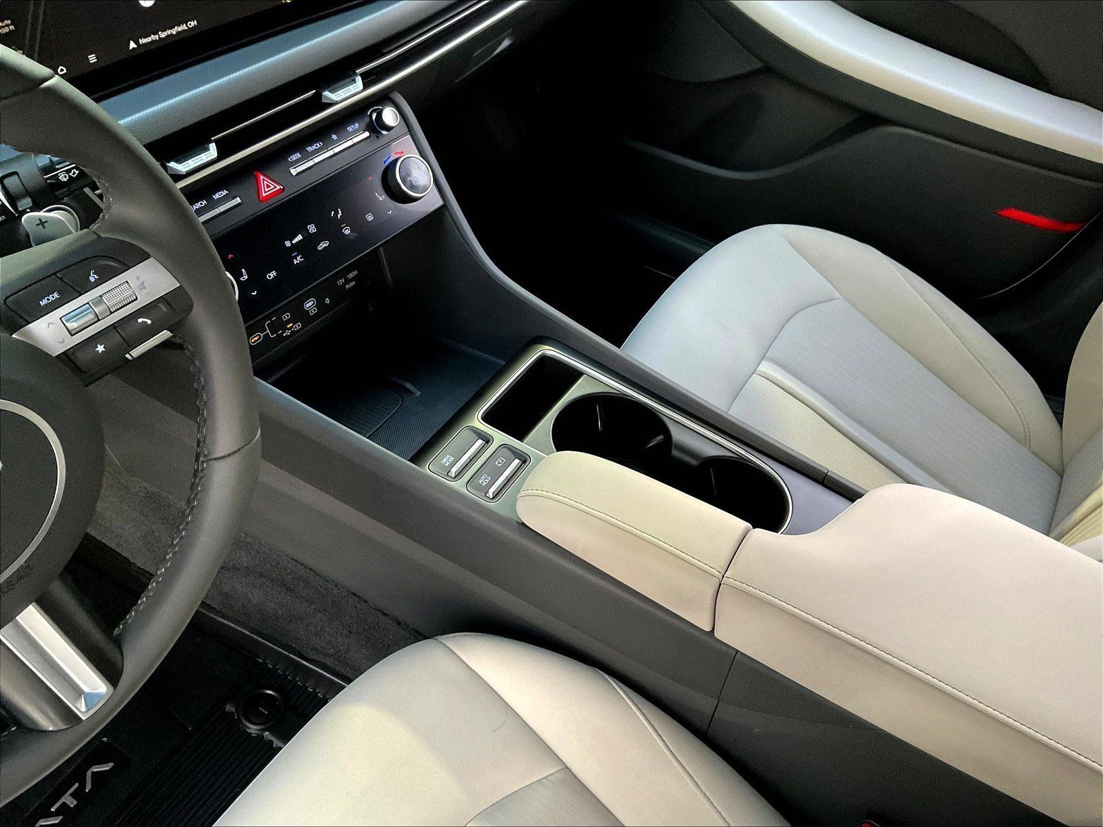 Used 2024 Hyundai Sonata SEL w/ Convenience Package FWD image 17