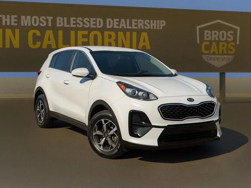 Used 2022 Kia Sportage LX image 1