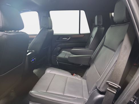 Used 2025 GMC Yukon Denali AWD/4WD image 14