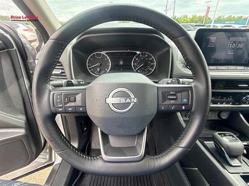 Used 2025 Nissan Rogue SV w/ SV Premium Package FWD image 22