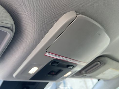 Used 2025 Toyota Camry LE image 31