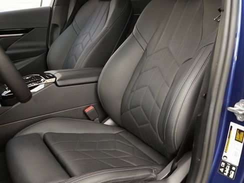 Used 2024 BMW 530i xDrive w/ Premium Package image 3