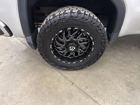 Used 2021 GMC Sierra 1500 Elevation w/ Preferred Package image 23