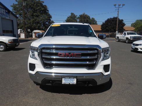 Used 2020 GMC Sierra 1500 SLE w/ Driver Alert Package I AWD/4WD image 4