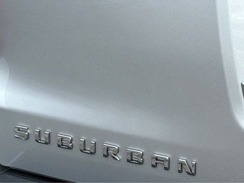 Used 2019 Chevrolet Suburban LT image 23