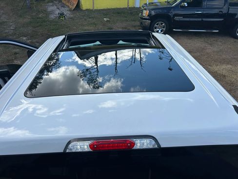 Used 2017 Ford F150 Platinum w/ Equipment Group 701A Luxury image 14